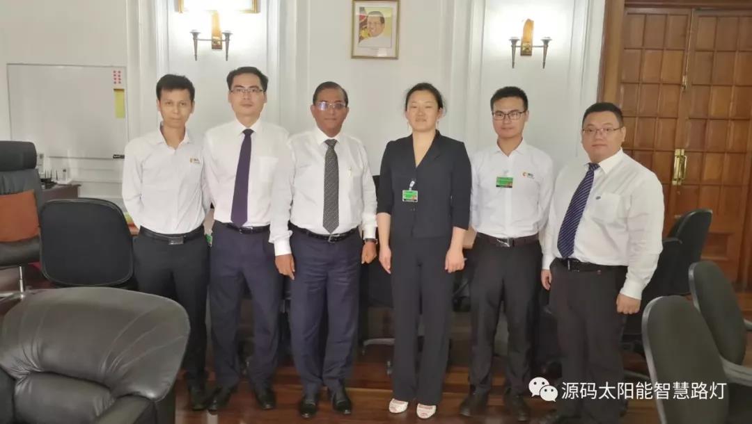 總統、發展局主席齊齊發聲，源碼火遍這個國家